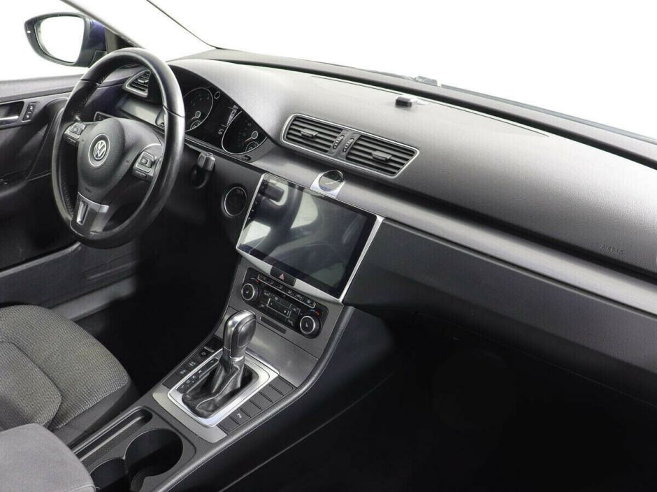 Volkswagen Passat, 1.8 л, Робот, 2012 фото 8