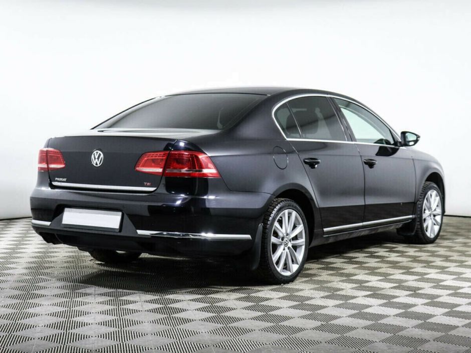 Volkswagen Passat, 1.8 л, Робот, 2013 фото 5