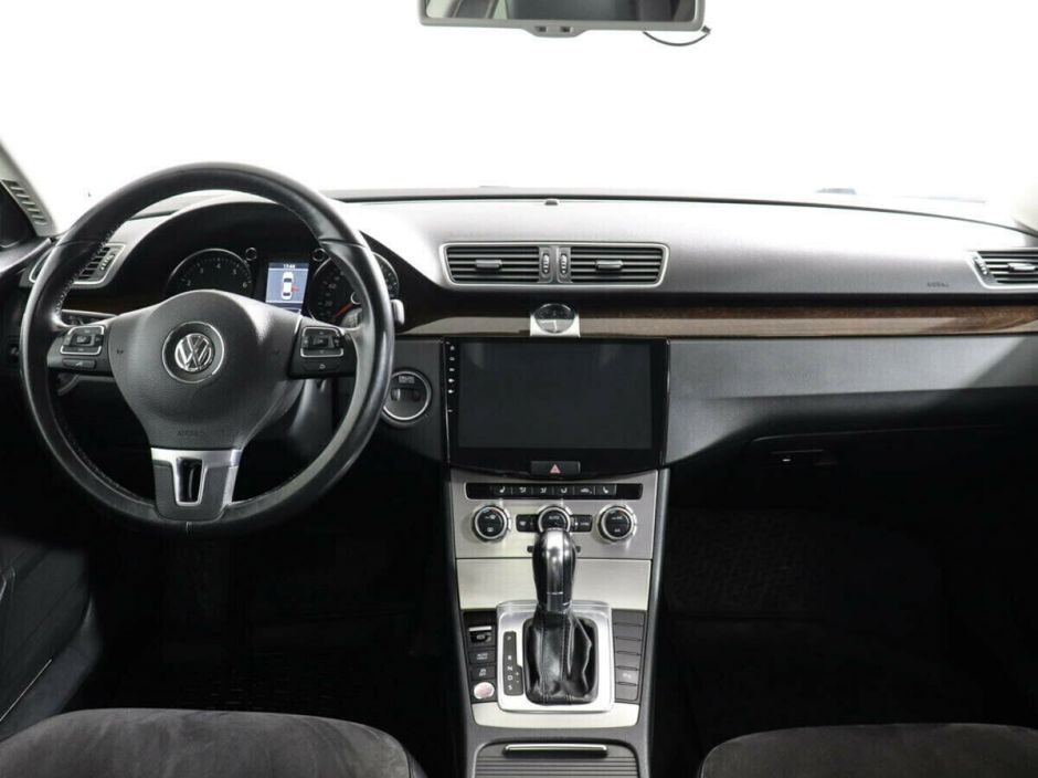 Volkswagen Passat, 1.8 л, Робот, 2013 фото 7