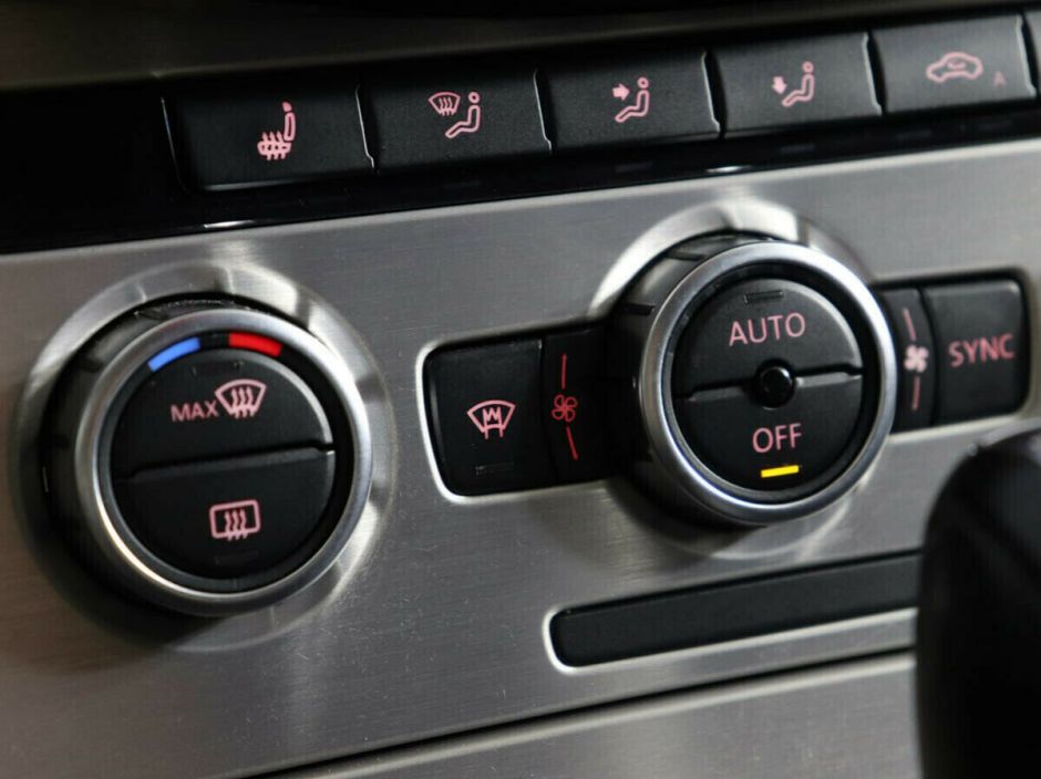 Volkswagen Passat, 1.8 л, Робот, 2013 фото 1