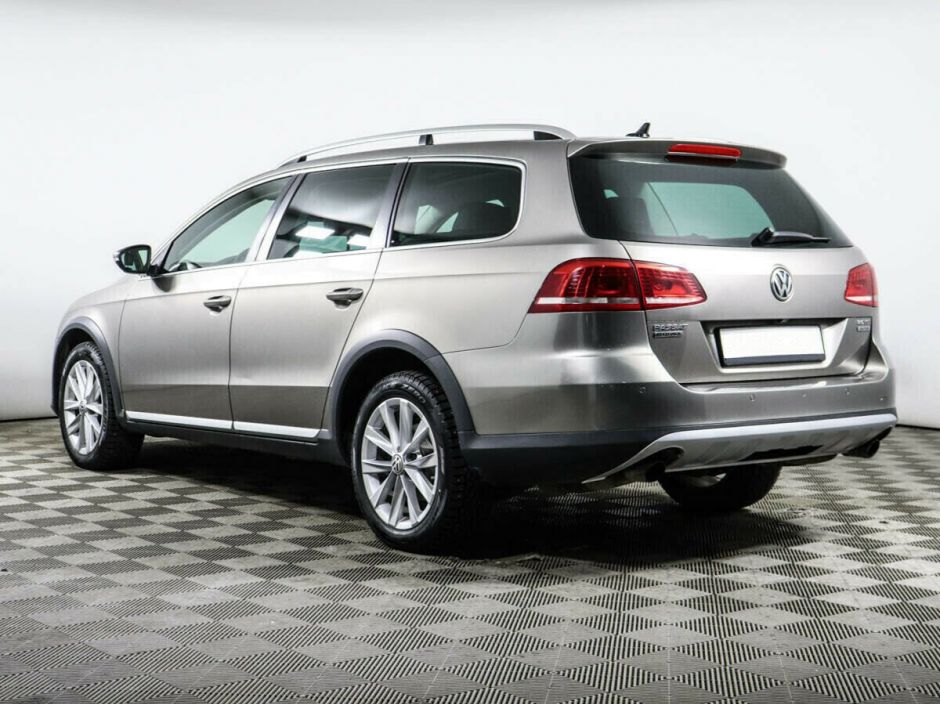 Volkswagen Passat, 2.0 л, Робот, 2013 фото 6