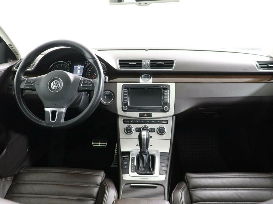 Volkswagen Passat, 2.0 л, Робот, 2013 фото 7