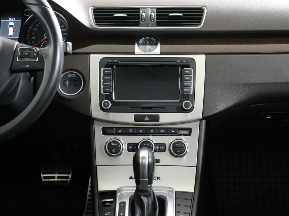 Volkswagen Passat, 2.0 л, Робот, 2013 фото 2