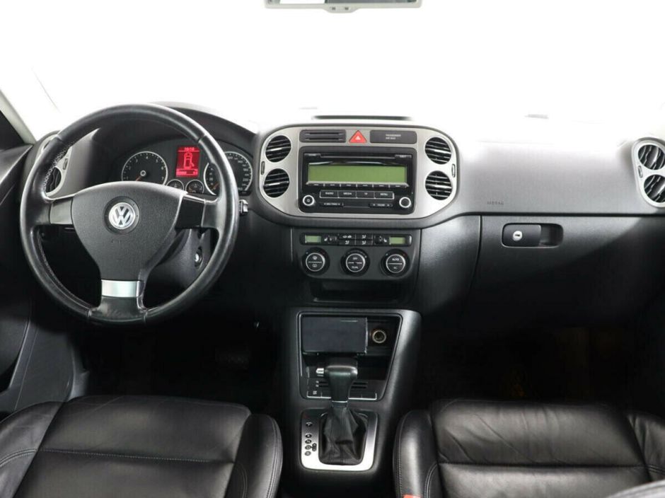 Volkswagen Tiguan, 2.0 л, АТ, 2009 фото 8