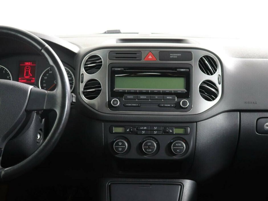 Volkswagen Tiguan, 2.0 л, АТ, 2009 фото 1