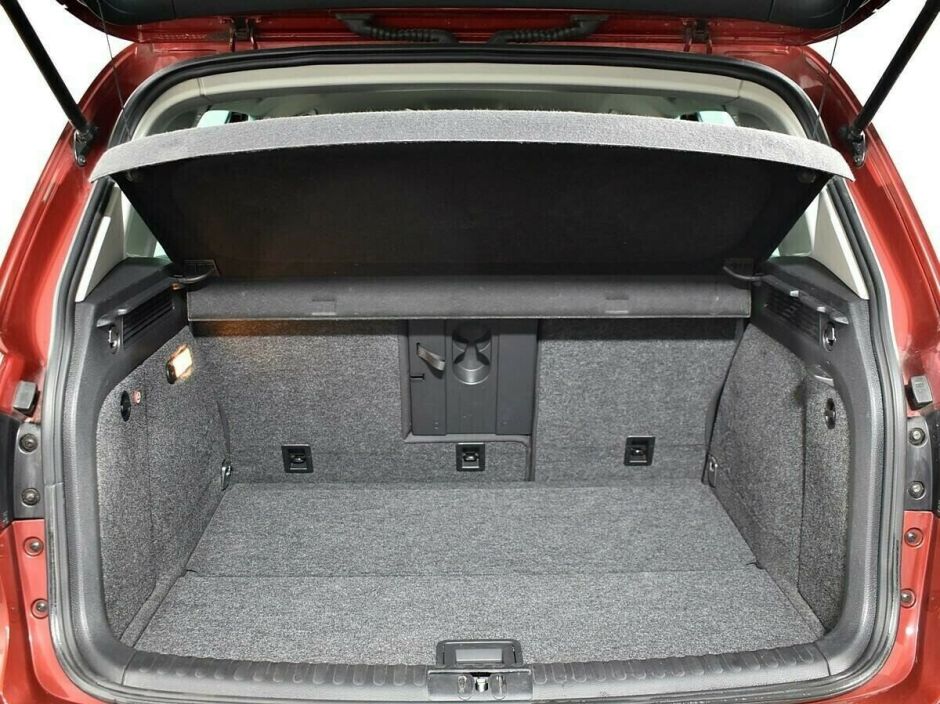 Volkswagen Tiguan, 2.0 л, АТ, 2011 фото 1