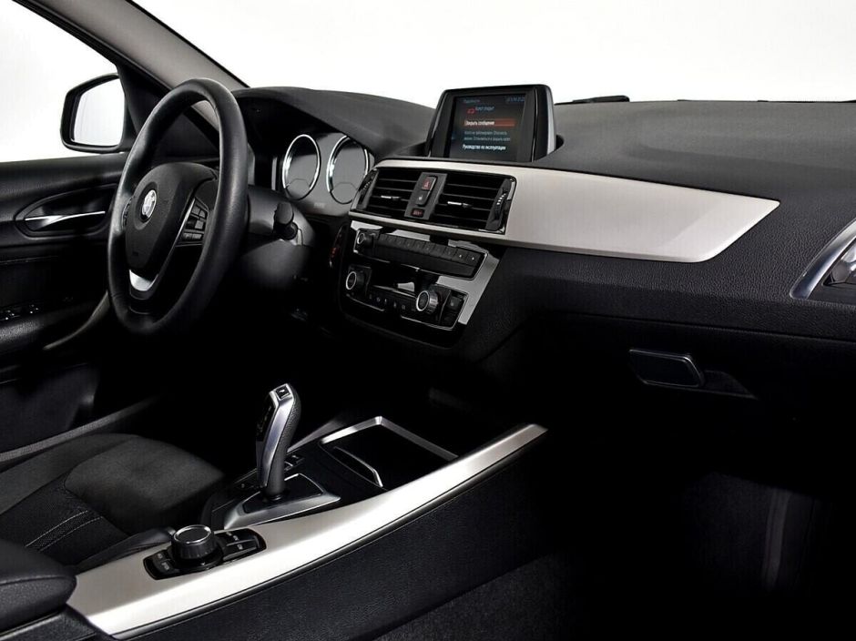 BMW 1 серии, 1.5 л, АТ, 2017 фото 8