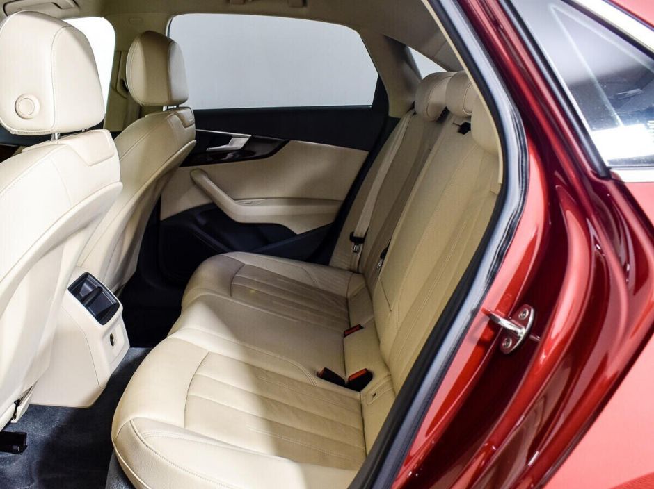 Audi A4, 2.0 л, Робот, 2015 фото 1