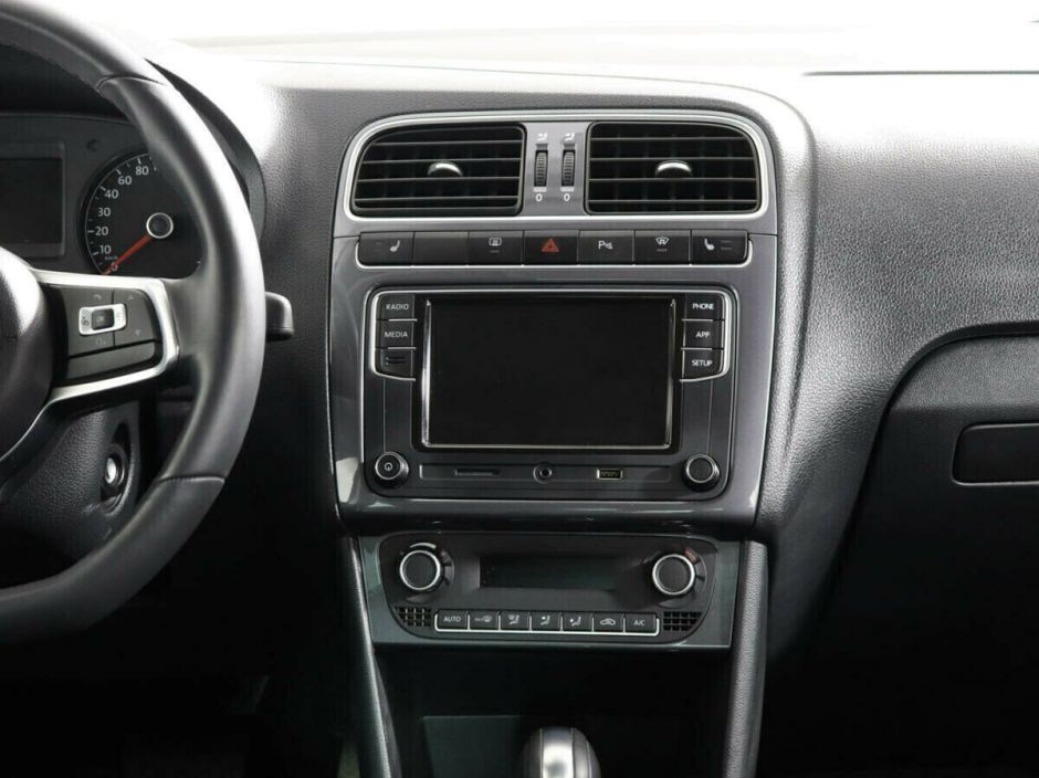 Volkswagen Polo, 1.6 л, АТ, 2016 фото 8