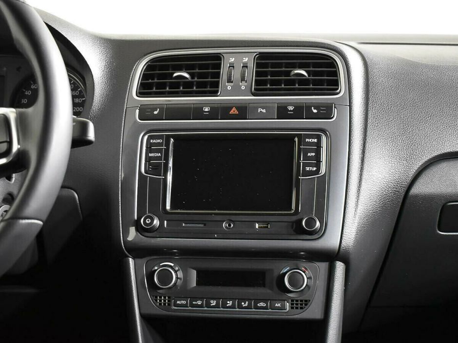 Volkswagen Polo, 1.6 л, АТ, 2018 фото 2