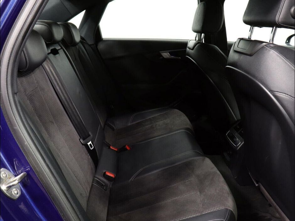 Audi A4, 2.0 л, Робот, 2016 фото 1