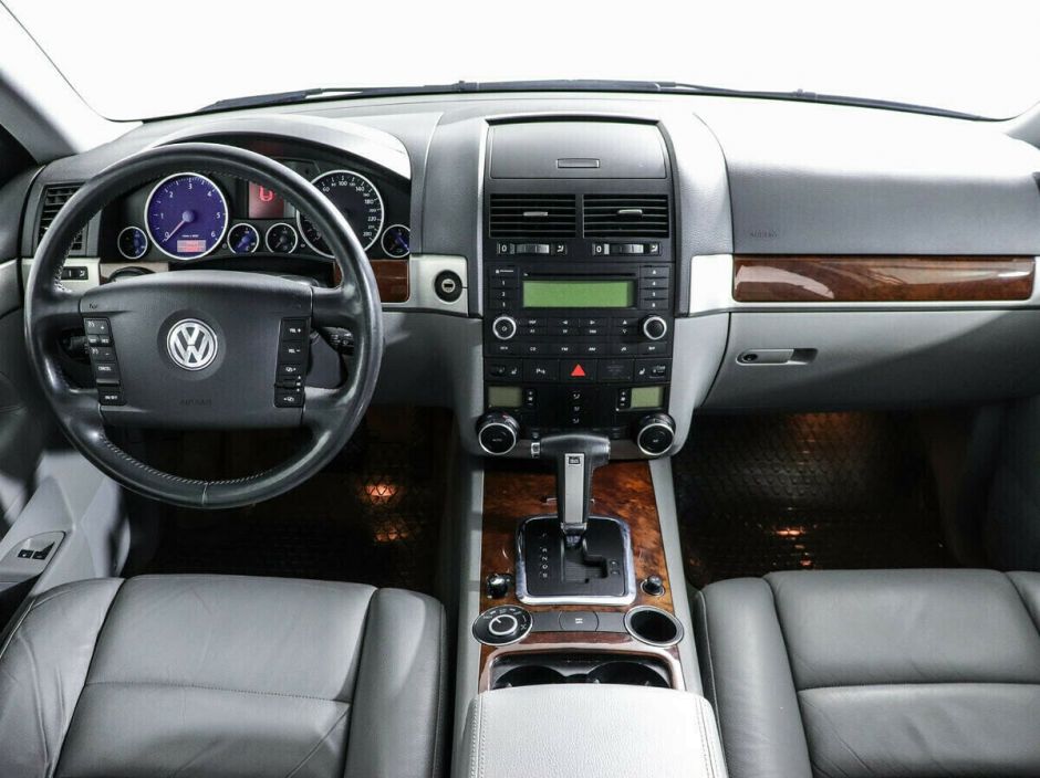 Volkswagen Touareg, 2.5 л, АТ, 2008 фото 8