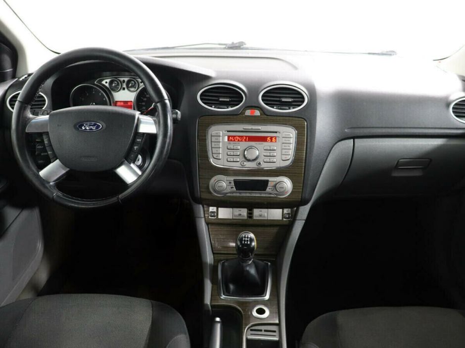 Ford Focus, 1.6 л, МТ, 2010 фото 7