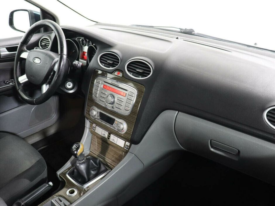 Ford Focus, 1.6 л, МТ, 2010 фото 8