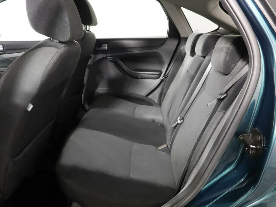 Ford Focus, 1.6 л, МТ, 2010 фото 2