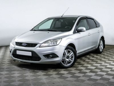 Ford Focus, 1.8 л, МКПП, 2010 фото 3