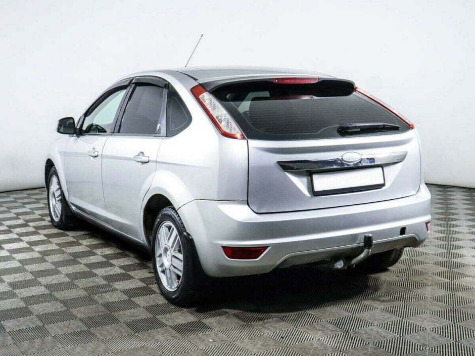 Ford Focus, 1.8 л, МТ, 2010 фото 5