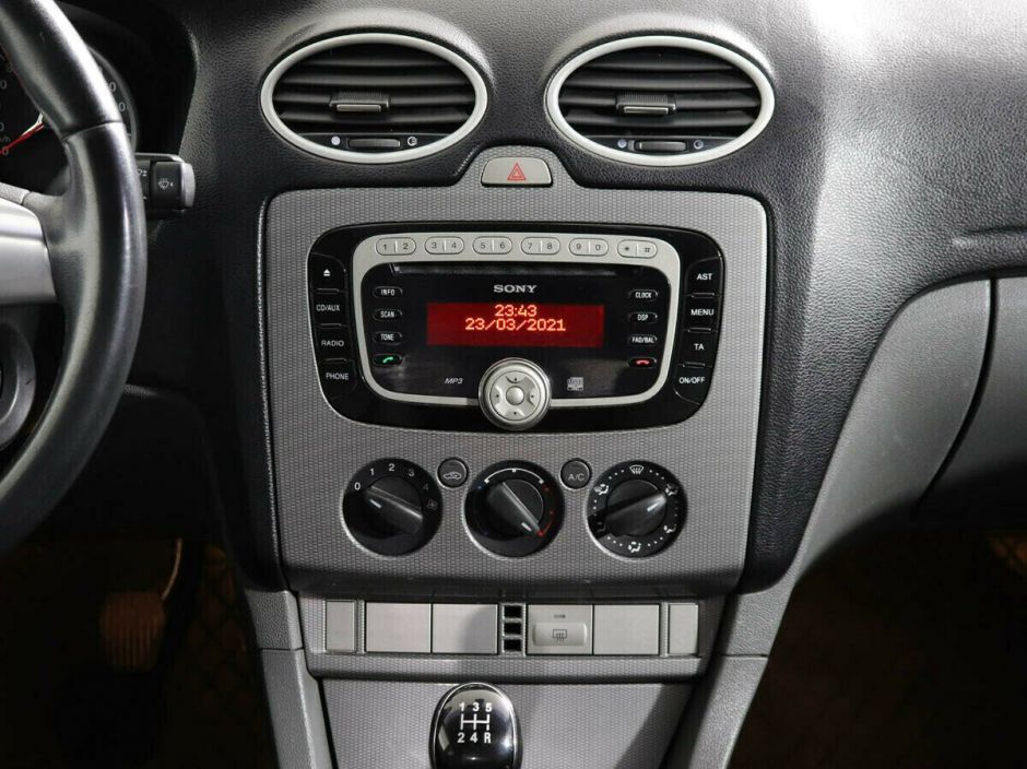 Ford Focus, 1.8 л, МТ, 2011 фото 2