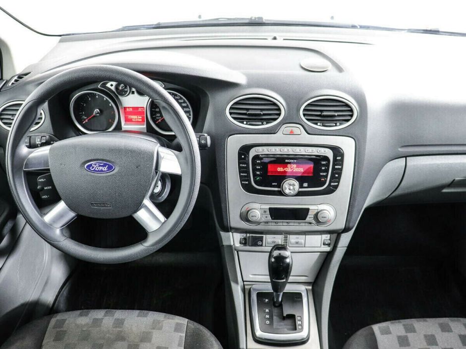 Ford Focus, 2.0 л, АТ, 2010 фото 2