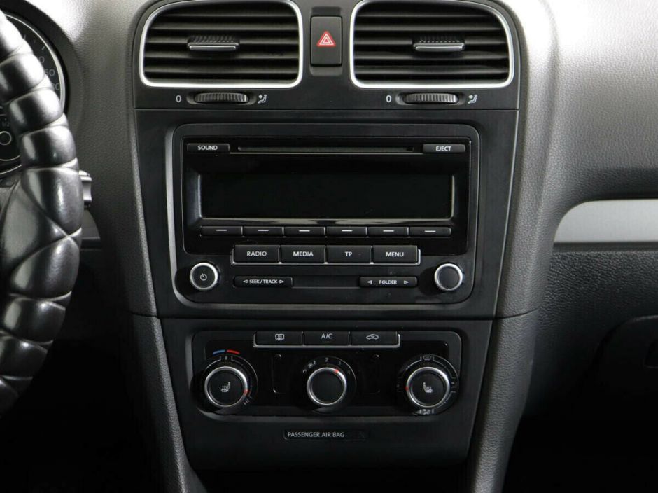 Volkswagen Golf, 1.6 л, МТ, 2011 фото 1
