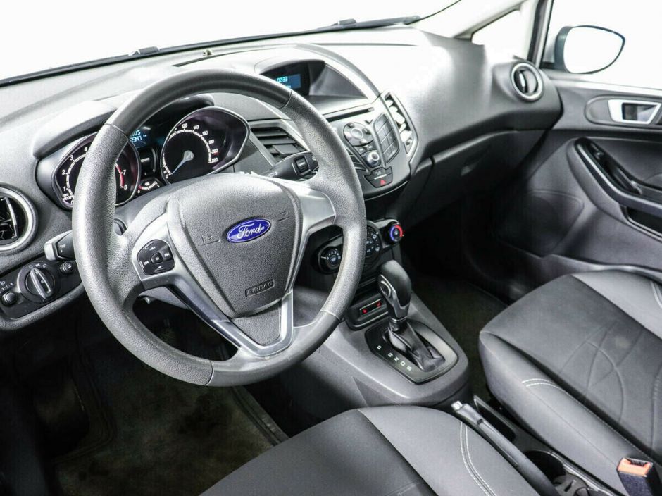 Ford Fiesta, 1.6 л, Робот, 2015 фото 7