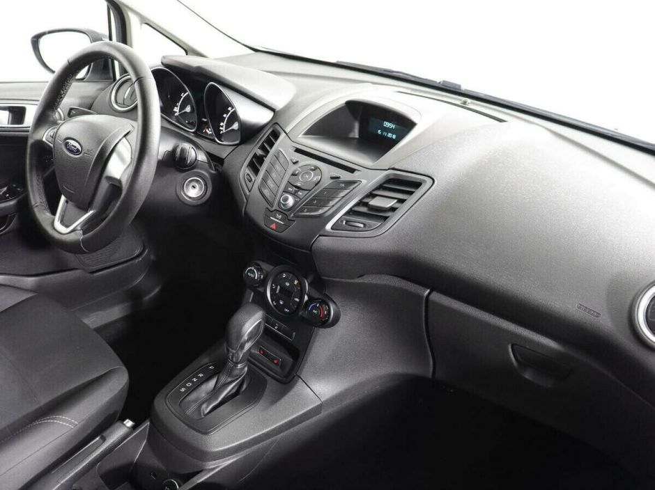 Ford Fiesta, 1.6 л, Робот, 2017 фото 8