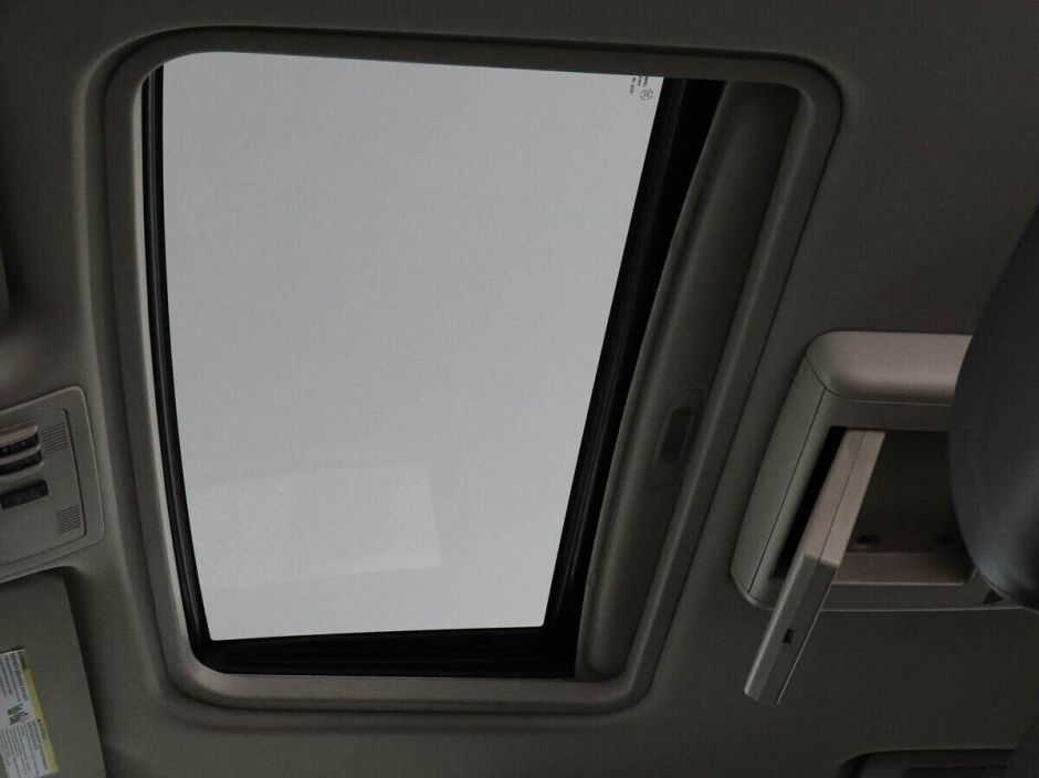 Chevrolet Tahoe, 5.3 л, АТ, 2010 фото 2