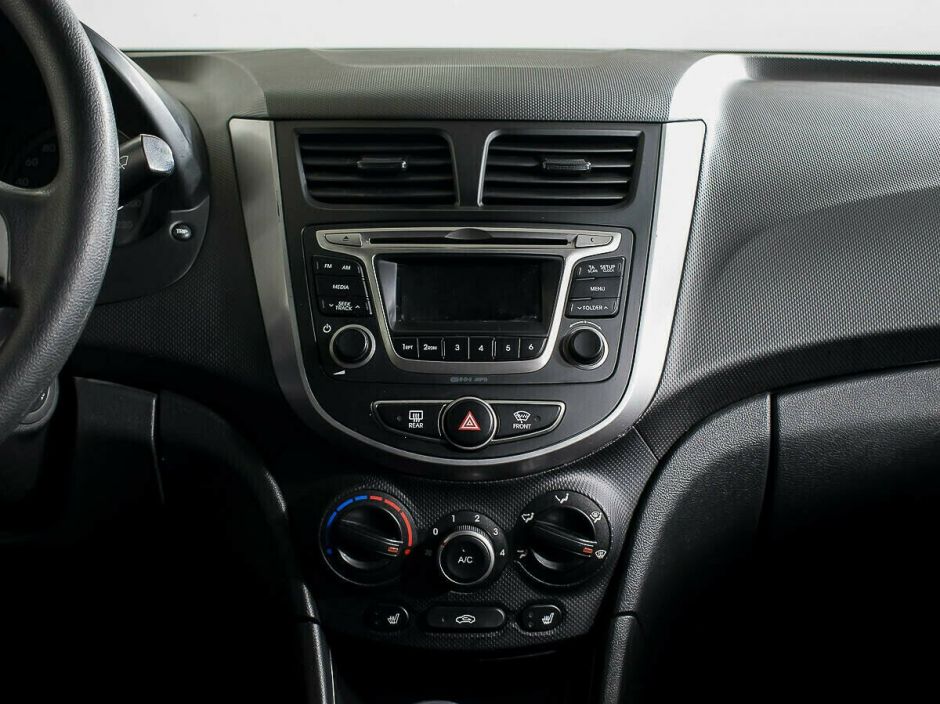 Hyundai Solaris, 1.6 л, МТ, 2016 фото 9