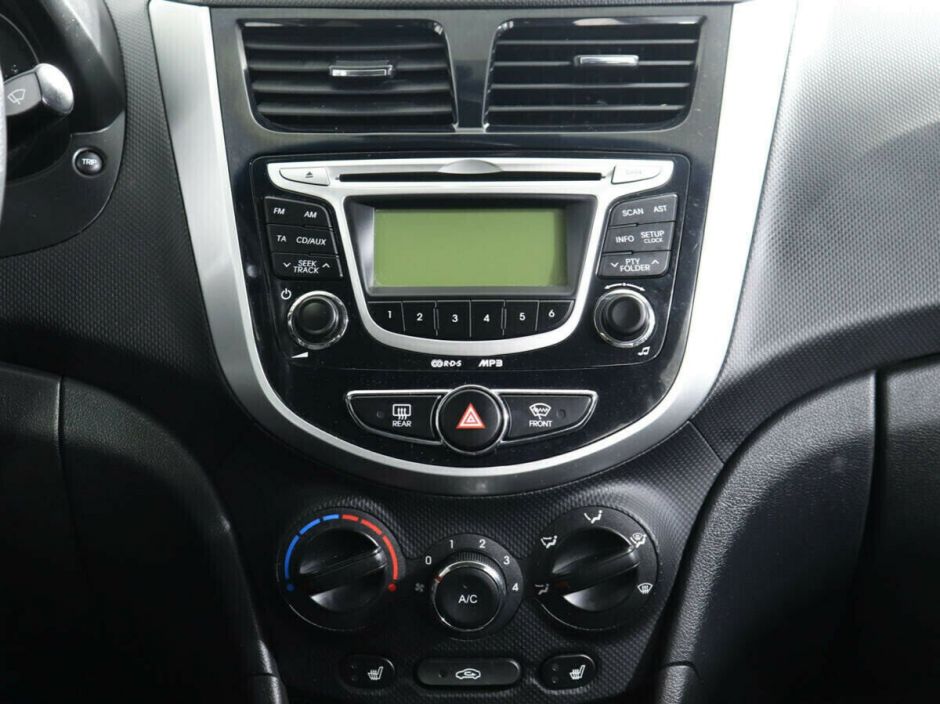 Hyundai Solaris, 1.6 л, АТ, 2013 фото 2