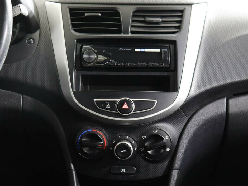 Hyundai Solaris, 1.4 л, МТ, 2013 фото 2