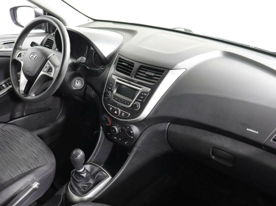 Hyundai Solaris, 1.6 л, МТ, 2016 фото 2