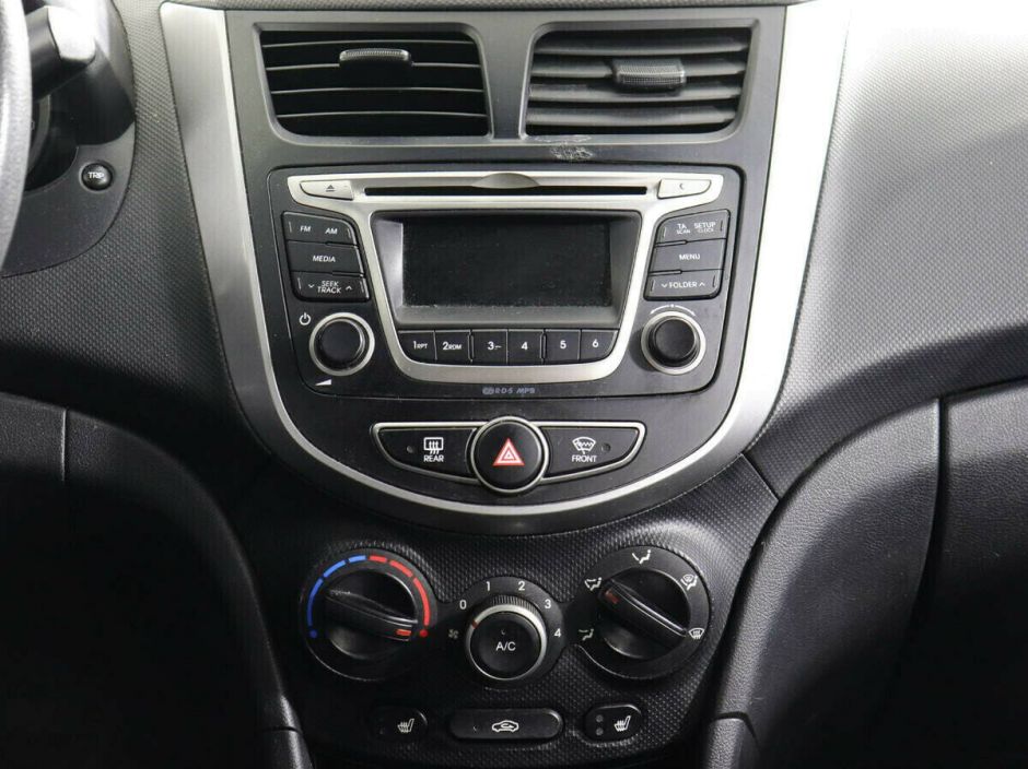 Hyundai Solaris, 1.6 л, МТ, 2016 фото 1