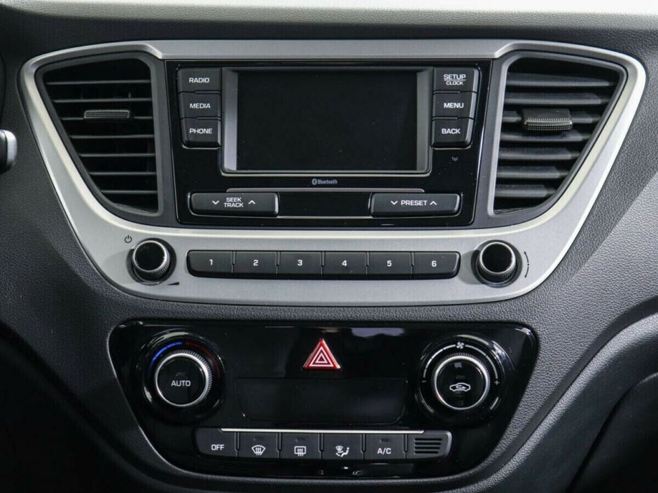 Hyundai Solaris, 1.6 л, АТ, 2017 фото 1