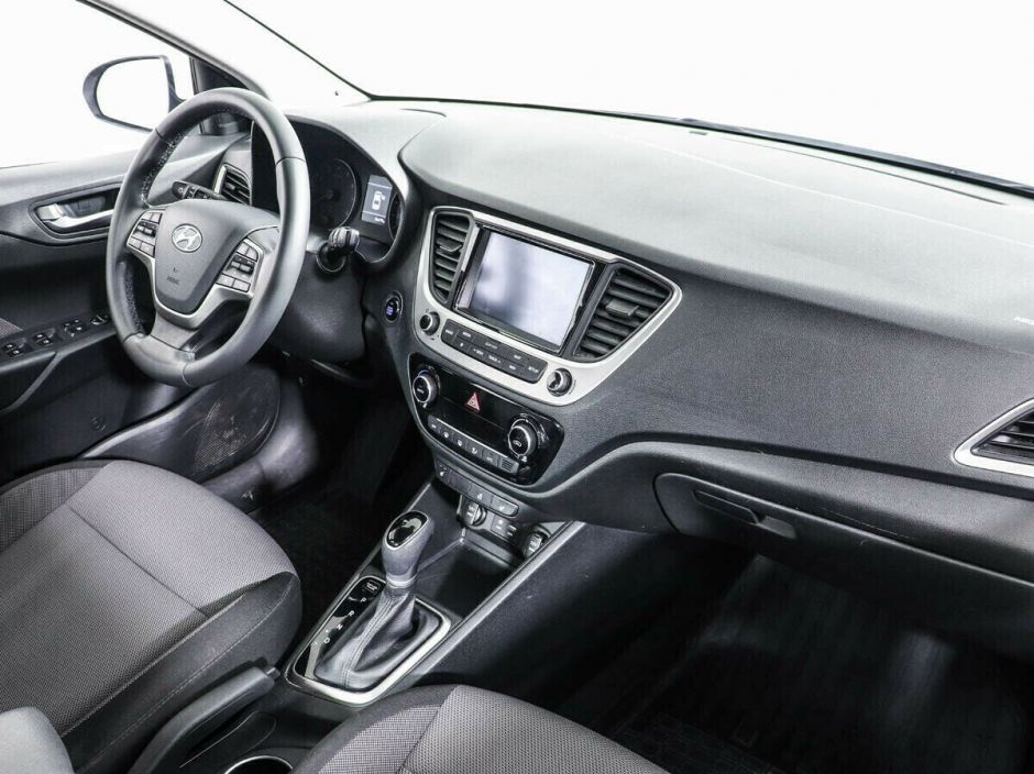 Hyundai Solaris, 1.6 л, АТ, 2018 фото 2