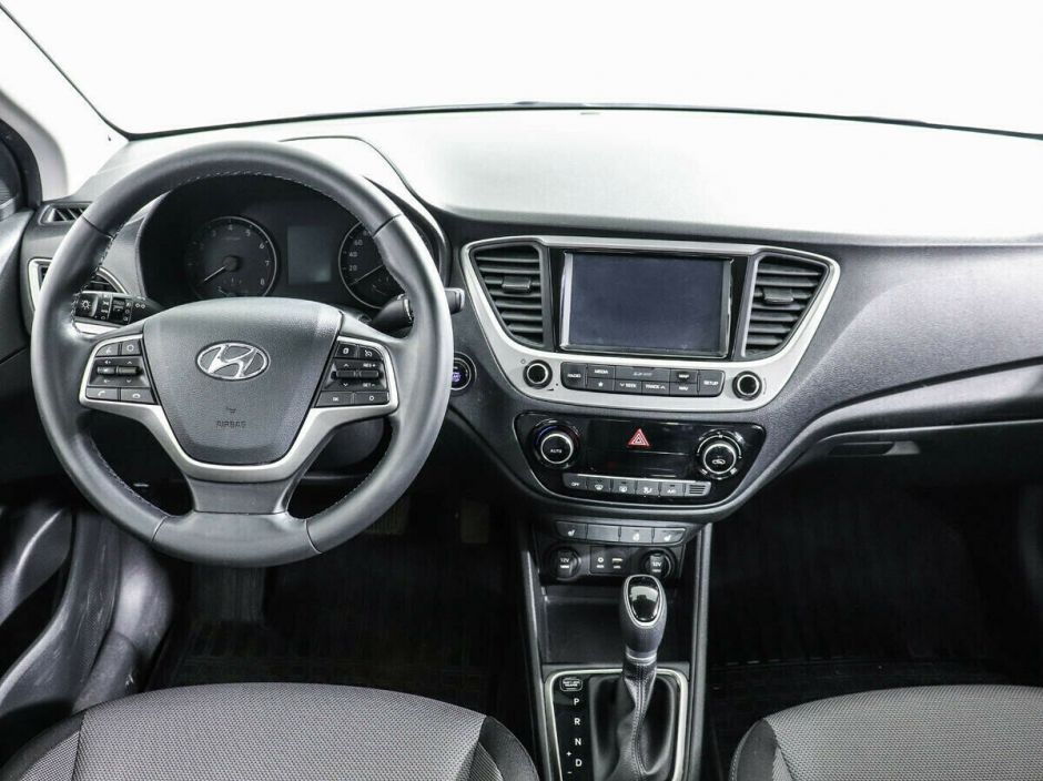 Hyundai Solaris, 1.6 л, АТ, 2018 фото 1