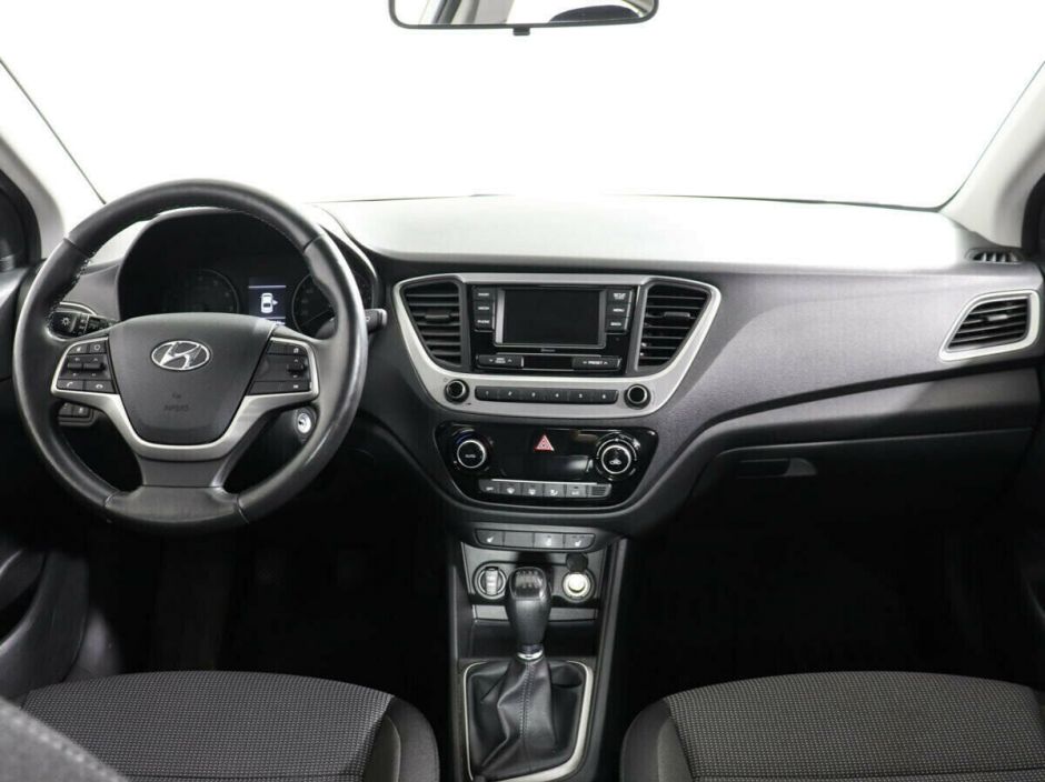 Hyundai Solaris, 1.6 л, МТ, 2018 фото 9