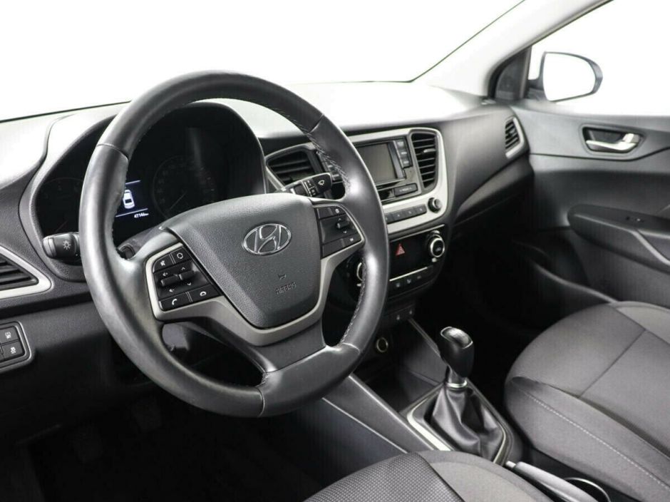 Hyundai Solaris, 1.6 л, МТ, 2018 фото 2