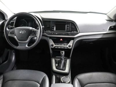 Hyundai Elantra, 2.0 л, АКПП, 2016 фото 1