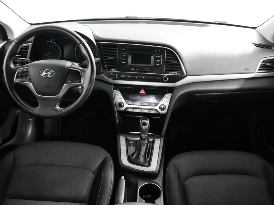 Hyundai Elantra, 2.0 л, АТ, 2017 фото 8