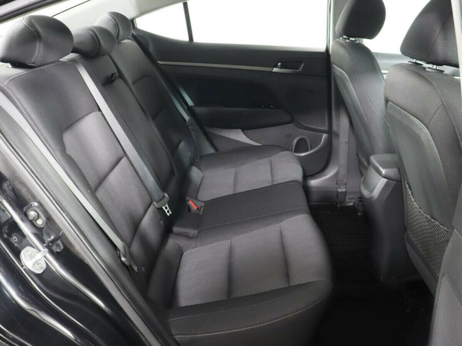 Hyundai Elantra, 2.0 л, АТ, 2017 фото 2