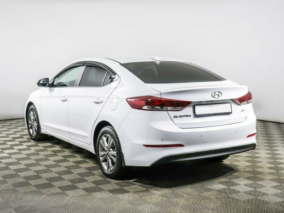Hyundai Elantra, 2.0 л, АТ, 2018 фото 6