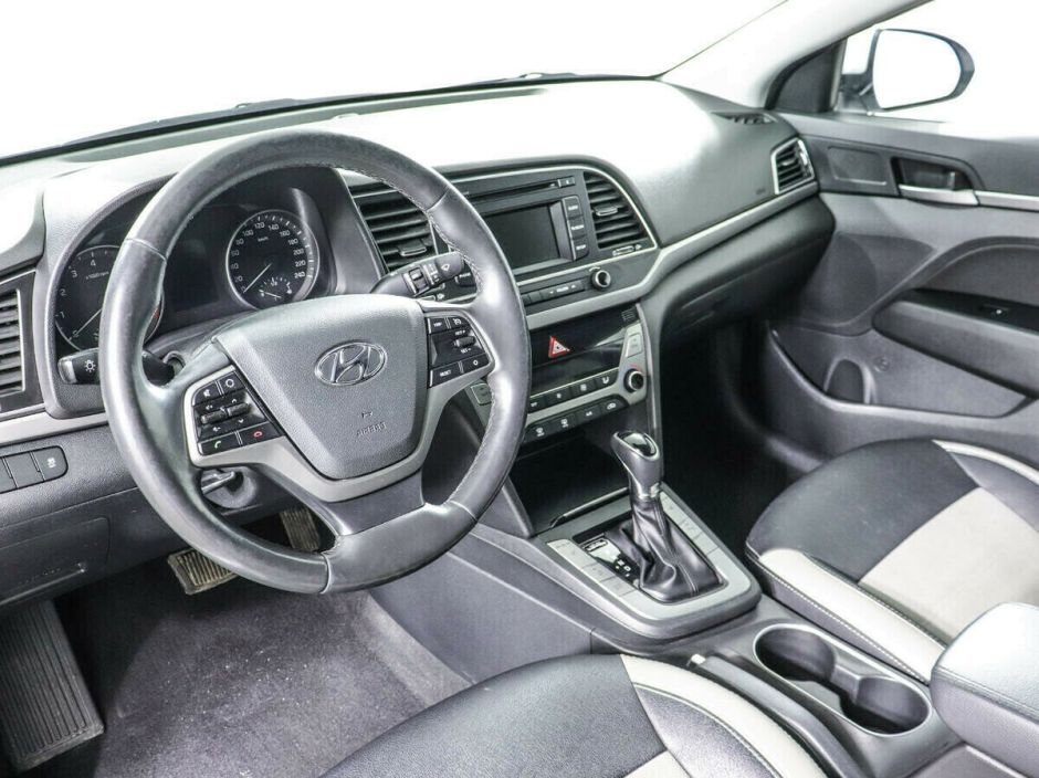 Hyundai Elantra, 2.0 л, АТ, 2018 фото 8