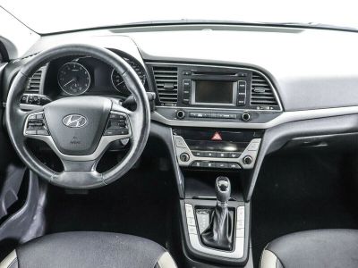 Hyundai Elantra, 2.0 л, АКПП, 2018 фото 2