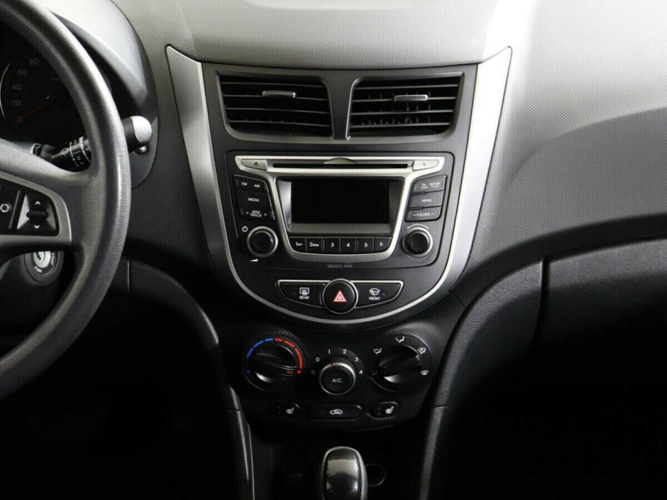 Hyundai Solaris, 1.6 л, АТ, 2015 фото 1