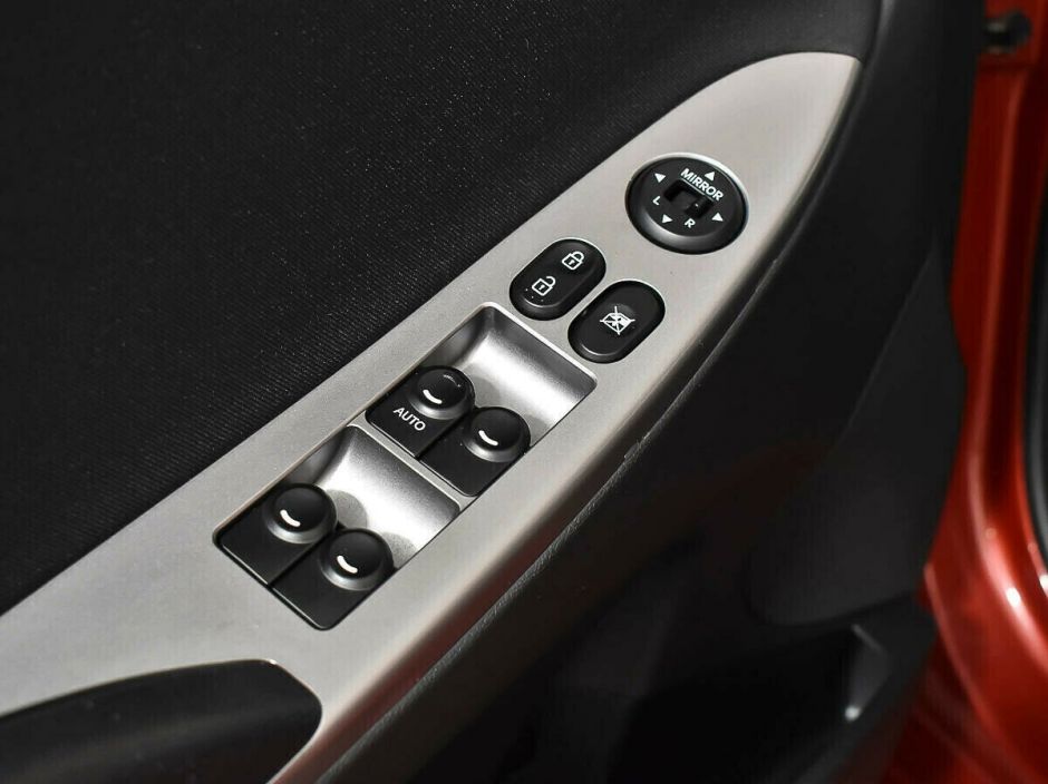 Hyundai Solaris, 1.6 л, АТ, 2015 фото 2