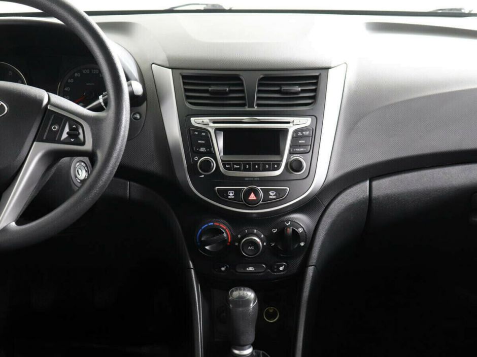 Hyundai Solaris, 1.6 л, МТ, 2017 фото 7