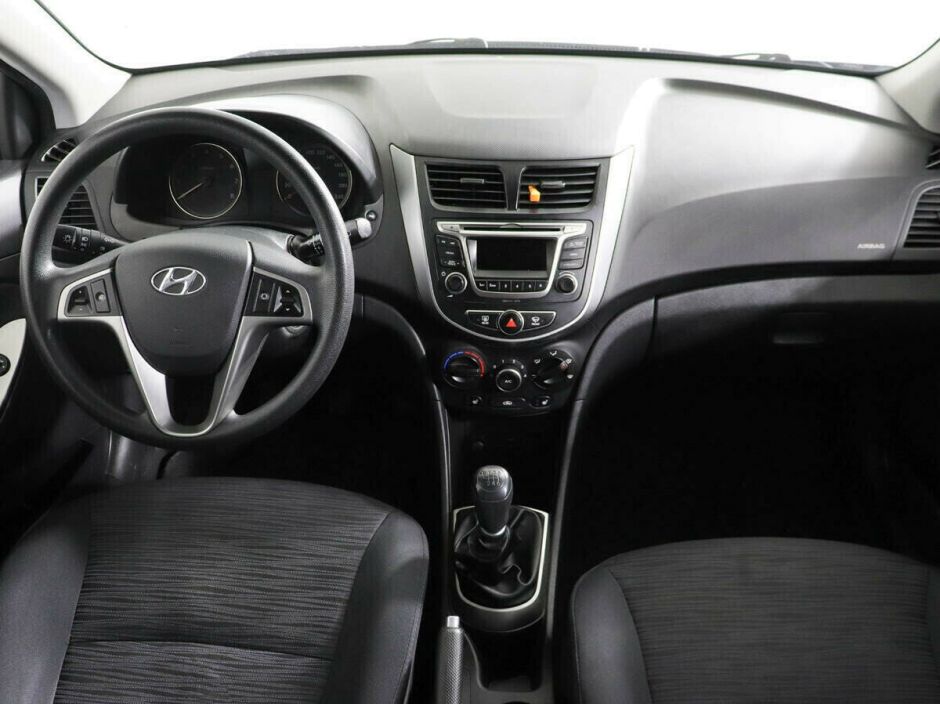 Hyundai Solaris, 1.6 л, МТ, 2017 фото 2