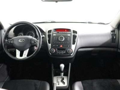 Kia Ceed, 1.6 л, АКПП, 2011 фото 2