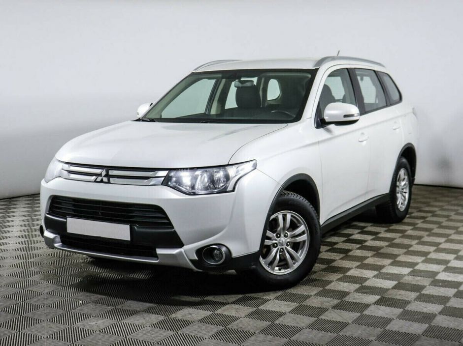 Mitsubishi Outlander, 2.0 л, Вариатор, 2014 фото 3