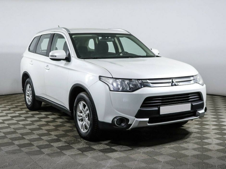 Mitsubishi Outlander, 2.0 л, Вариатор, 2014 фото 4